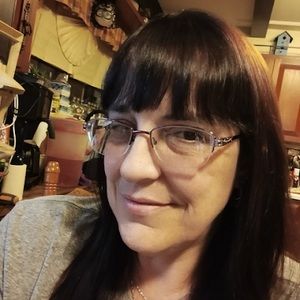 Meet your Posher, Rena